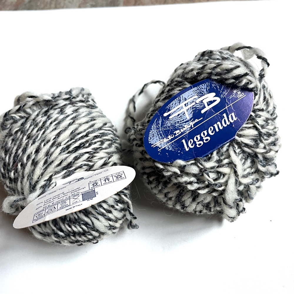 2 balls FB Leggenda Black and White Yarn- made in Italy.